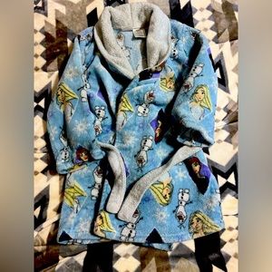 5t Frozen Robe